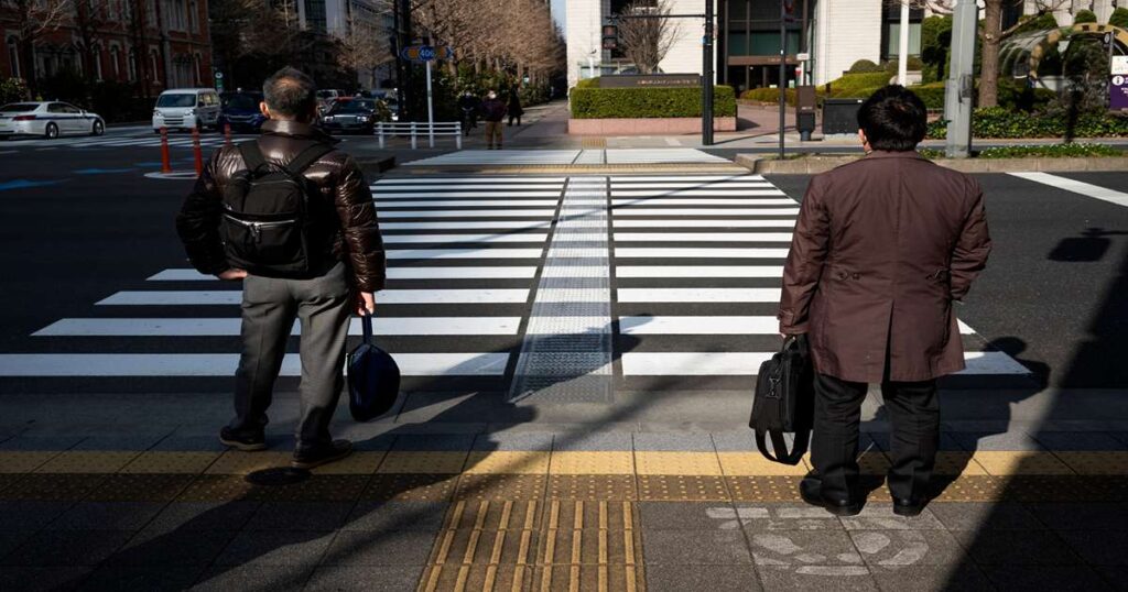 do pedestrians have the right of way.